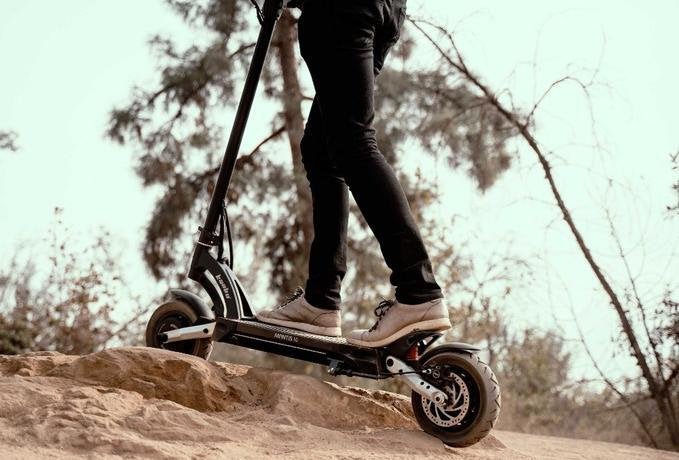 Kaabo Mantis 10 Plus V2 Electric Scooter - EvoRide