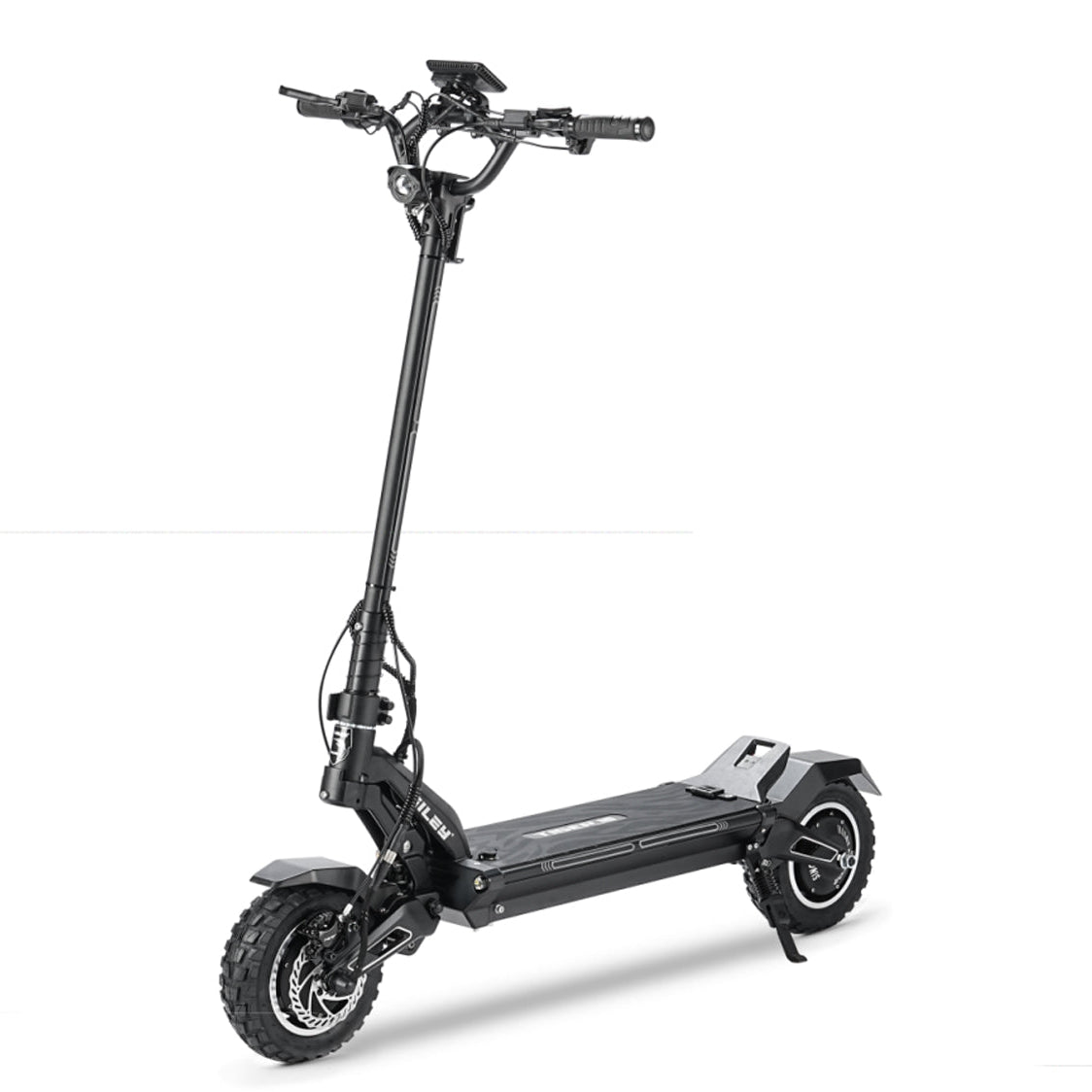 hiley Tiger 10 GTR electric scooter - Front-left angle showcasing commuter style.Trottinette électrique Hiley Tiger 10 GTR - Vue avant gauche mettant en valeur le style de déplacement